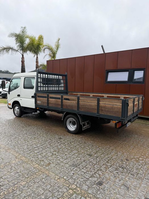 Carrinha toyota dyna cabine dupla