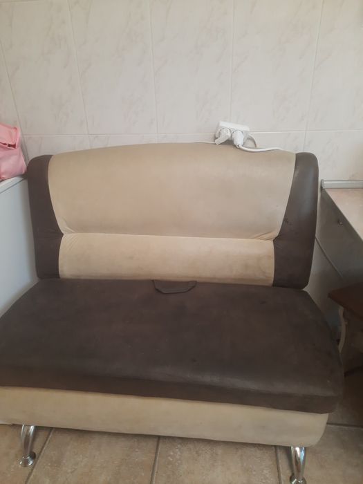 Кухня пряма 2.60 м з барною стійкою  стіл та диван кухоннийз нішею