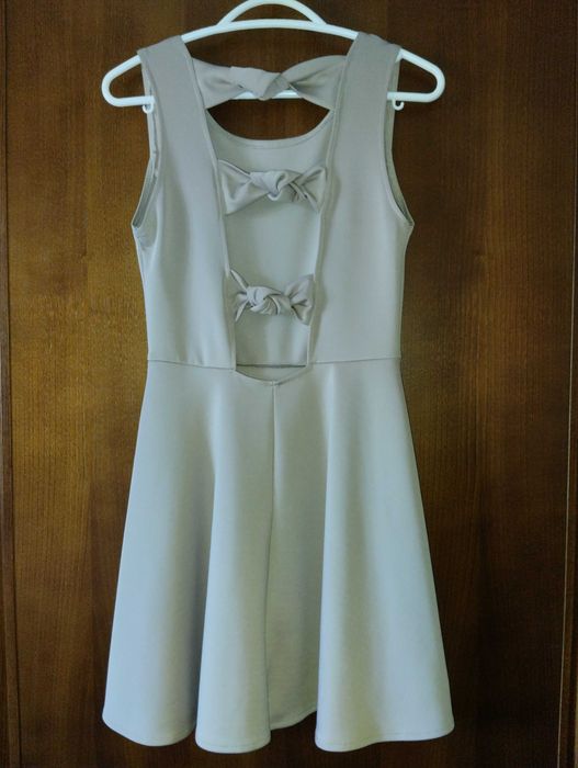 Vestido de alças beje