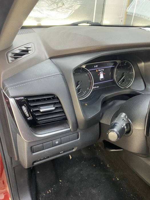 Салон , електроніка, музика Nissan Rogue t33 2021,