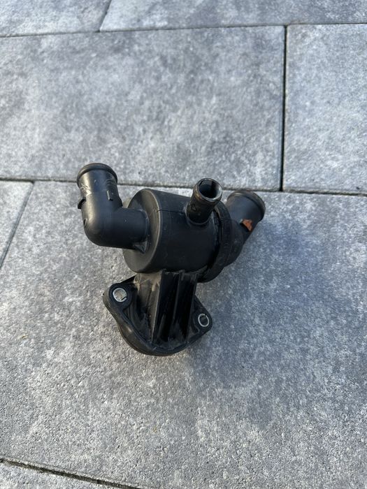 Продається б/у термостат Volkswagen Jetta 1.6 tdi. VAG 03L121111S,