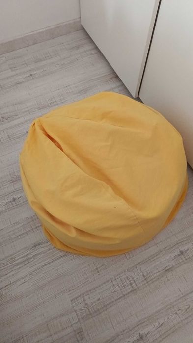 Pufe revestido a tecido