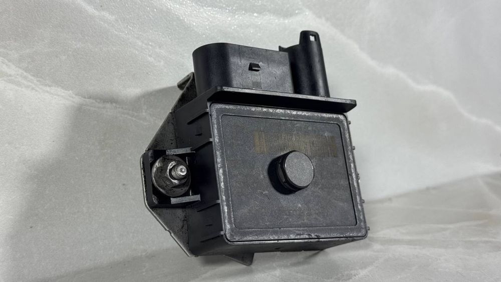 Реле свічок накалу БМВ Е90 Е60 Е91 Е61 N47D20 Реле свечей н47 2.0 Шрот