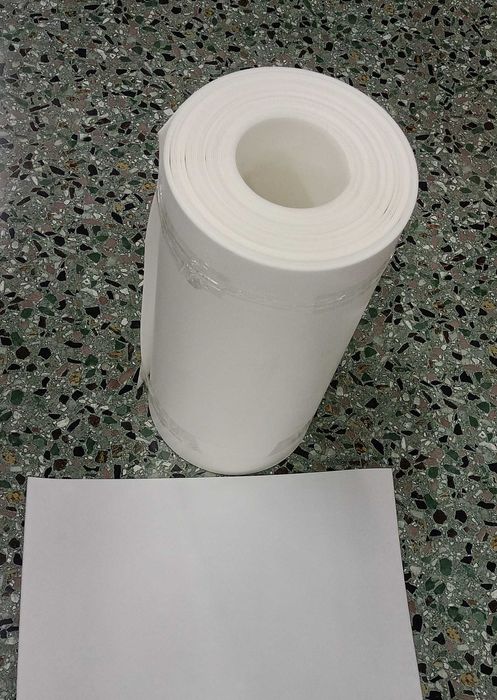 Листовий пластик для каркасів сумок і валіз.