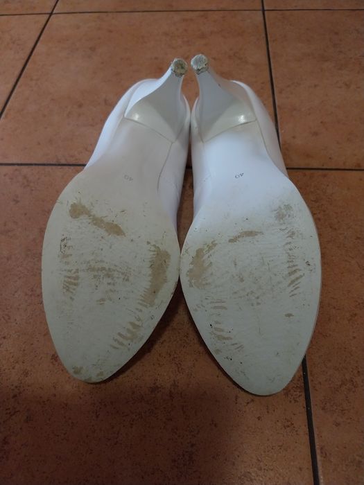 Sprzedam biale weselne buty