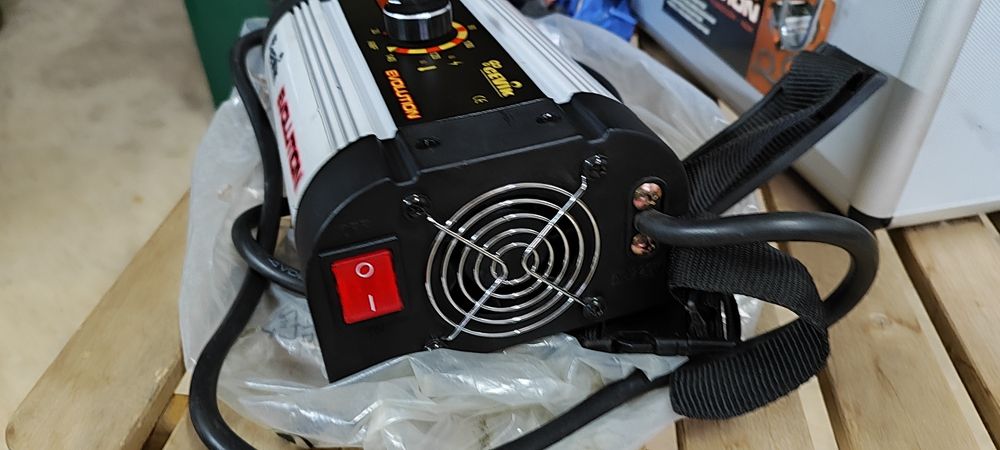 Máquina de Soldar Inverter CEVIK EVOLUTION 140 A - Nova!