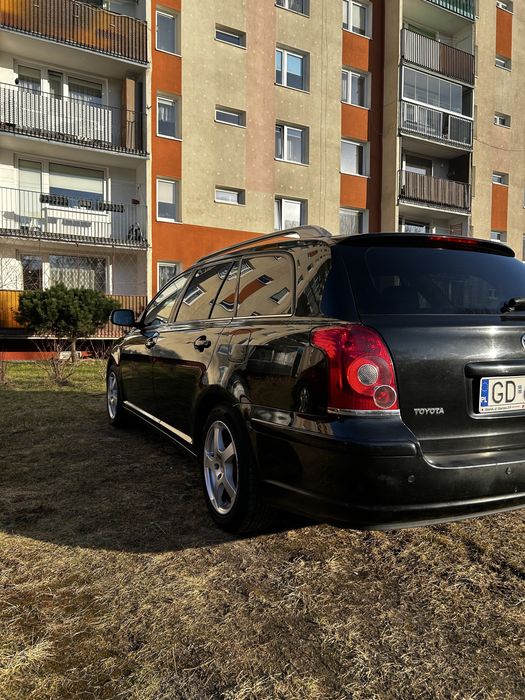 TOYOTA Avensis kombi