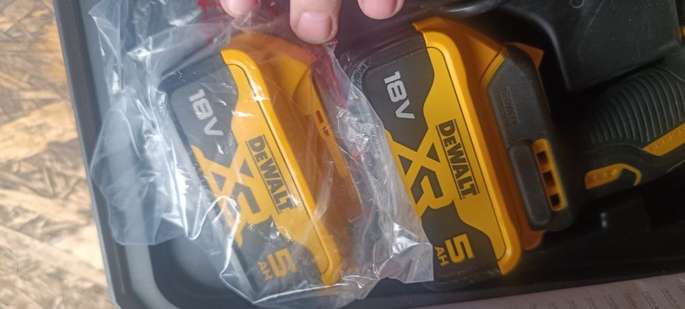 Klucz udarowy DeWalt dcf899 zestaw