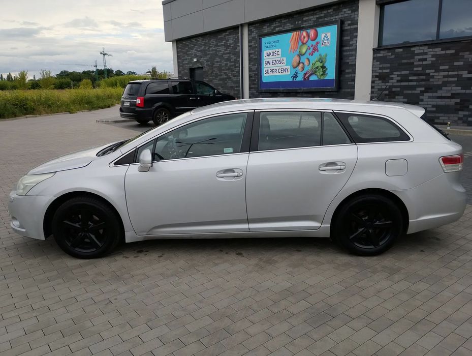 Toyota Avensis 2009r 2.0 D4D 126KM Salon Polska Tempomat Sprawna Klima Opłaty na Rok