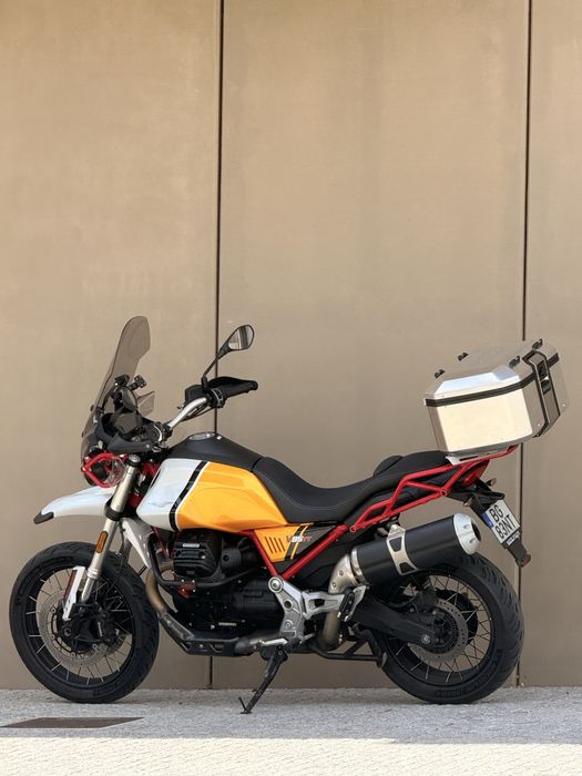 Moto Guzzi V85tt 2024