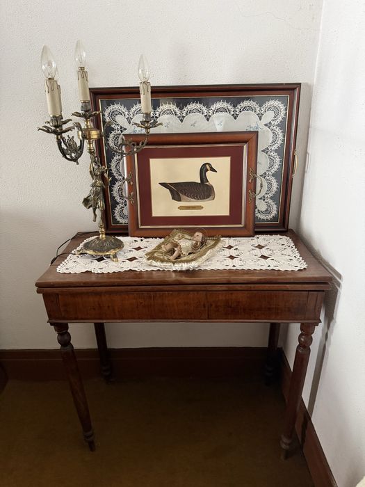 Mesa de madeira dos anos 70 - a mesa abre e dobra de tamanho