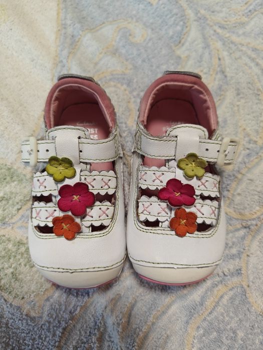 Взуття/туфлі/сандалі clarks first shues 3,5