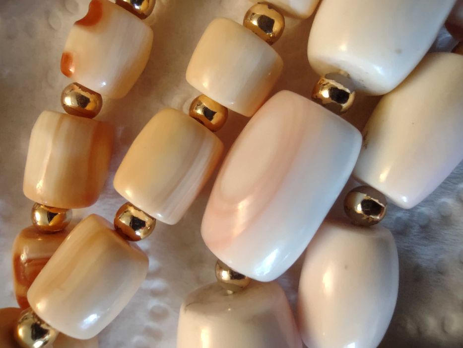 Piękny stary naszyjnik koral Angel skin skóra aniola