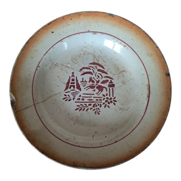 Antigo prato em faiança