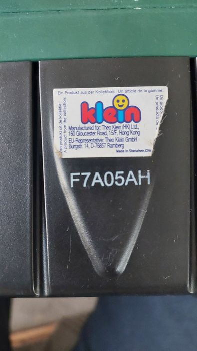 Дитяча іграшка бензопила