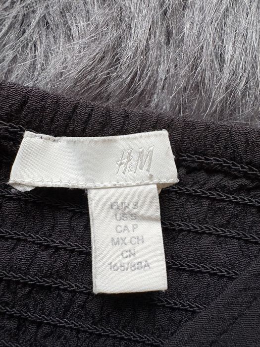 Czarna bluzka H&M z marszczeniem