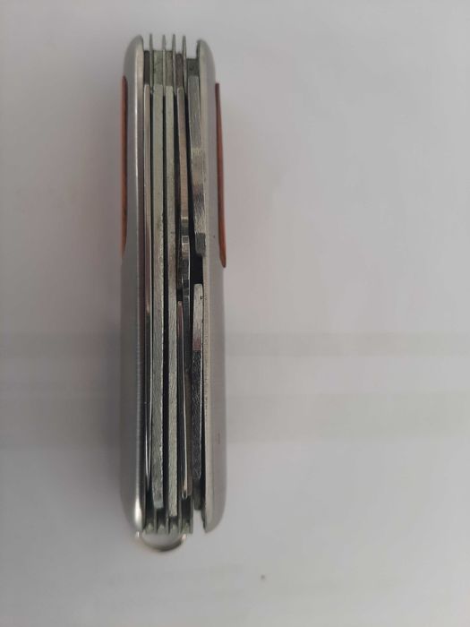 Canivete Multiuso novo conforme fotos.