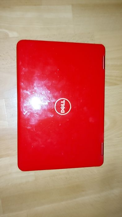 Laptop DELL Inspirion P25T001