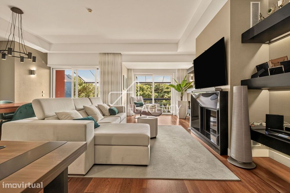 T3 Duplex na Quinta da Marinha: A Definição de Luxo e Exclusividade em