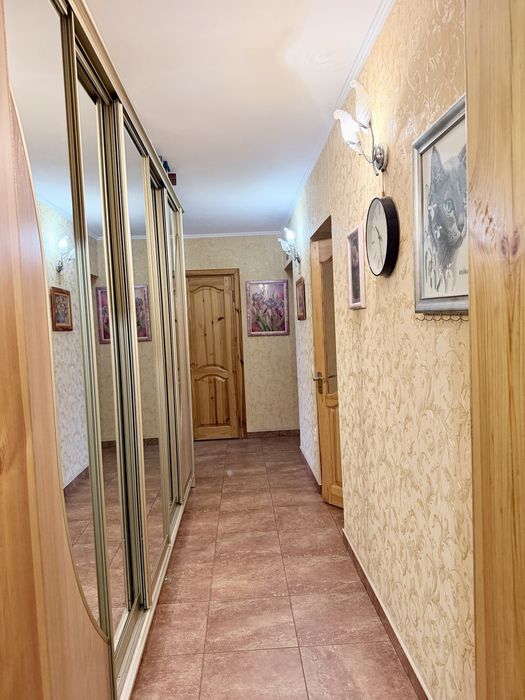 Продаж 2к квартири ВЛАСНИК залізничний район низинна 4 розглядаю держ програми