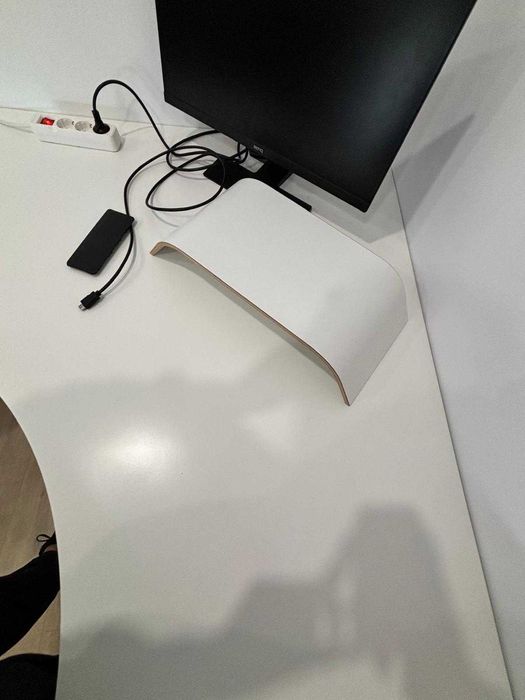 Suporte para Monitor / PC (SIGFINN BRANCO IKEA)