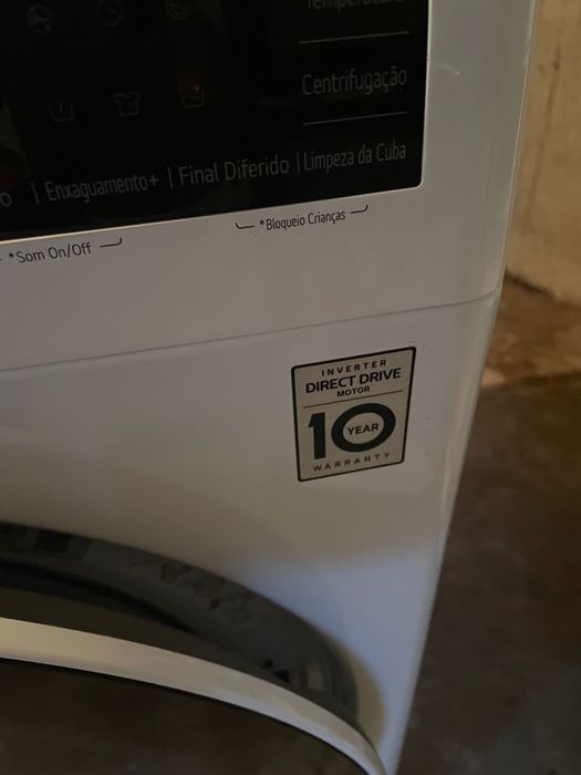 Máquina de Lavar Roupa LG 9kg – 1 ano de uso