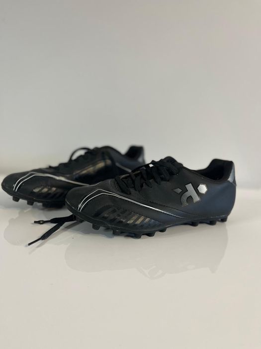 buty piłkarskie marki Kipsta w rozmiarze 39