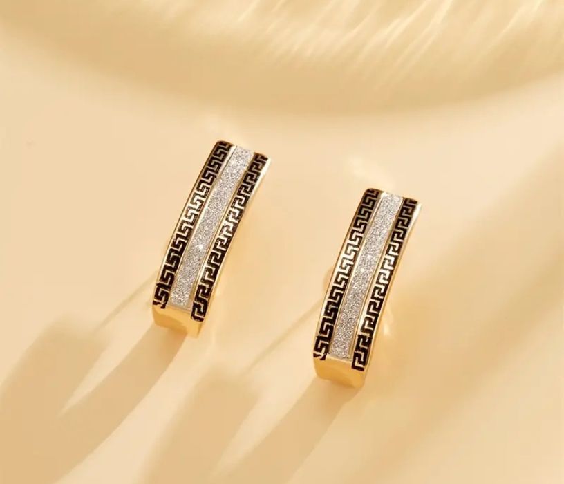 Kolczyki z cyrkoniami piękne eleganckie długie kolor złoty