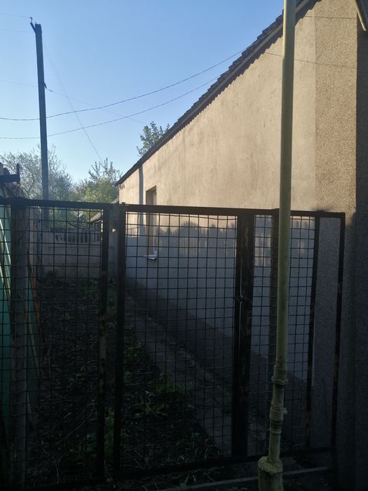 Продам дом с огородом и небольшим садом