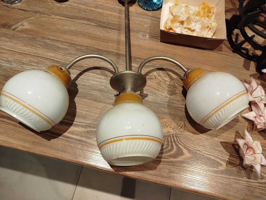 Żyrandol z czasów PRL-u, antyk