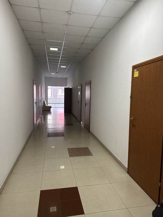 Продам приміщення в центрі офісне 800м2