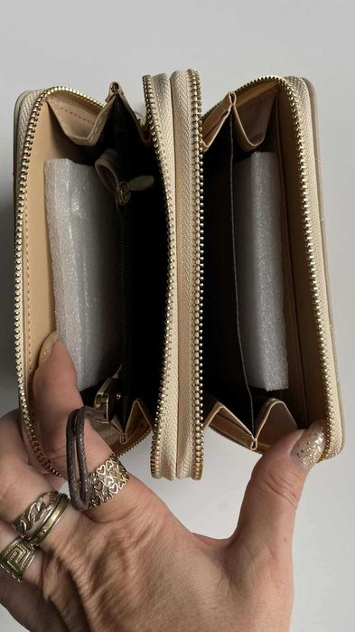 Nowy duży portfel Versoli  beżowy  - pufka