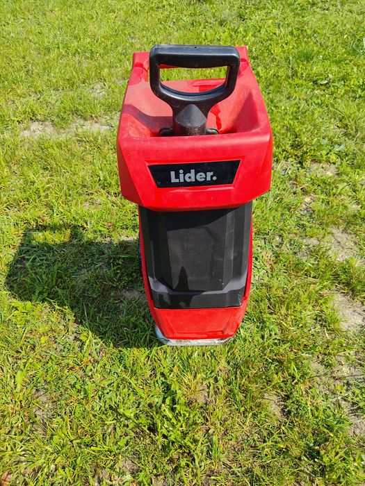 Rozdrabniacz elektryczny do gałęzi Lider