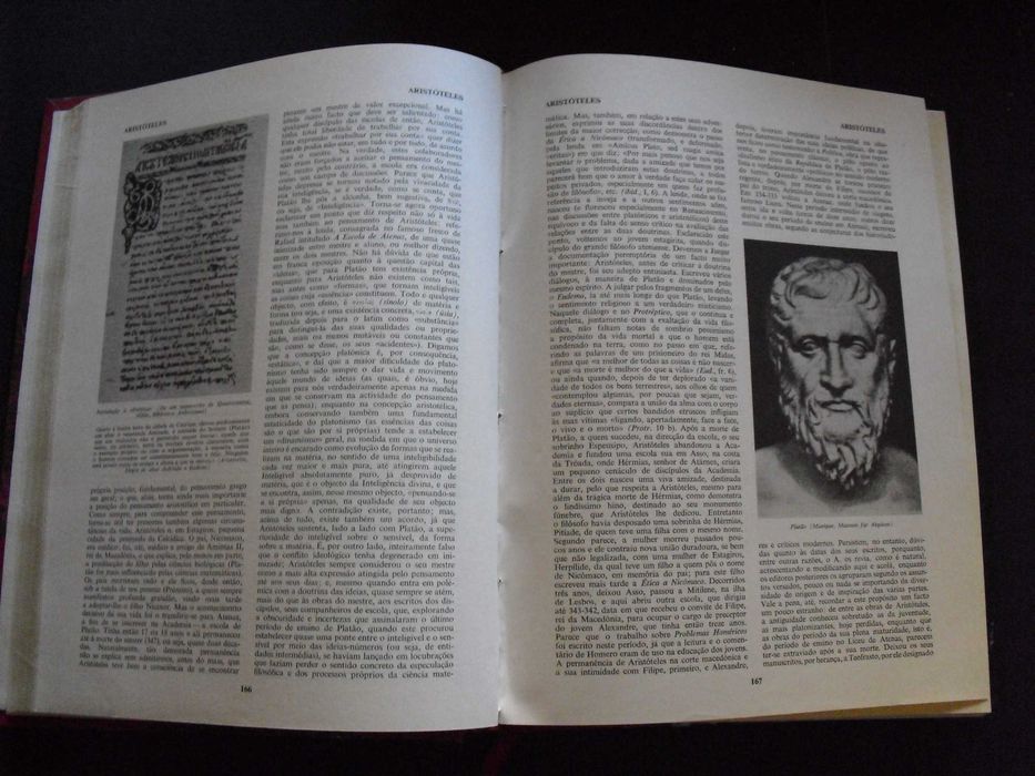 Vários;Dicionário Biográfico Universal de Autores-5 Volumes