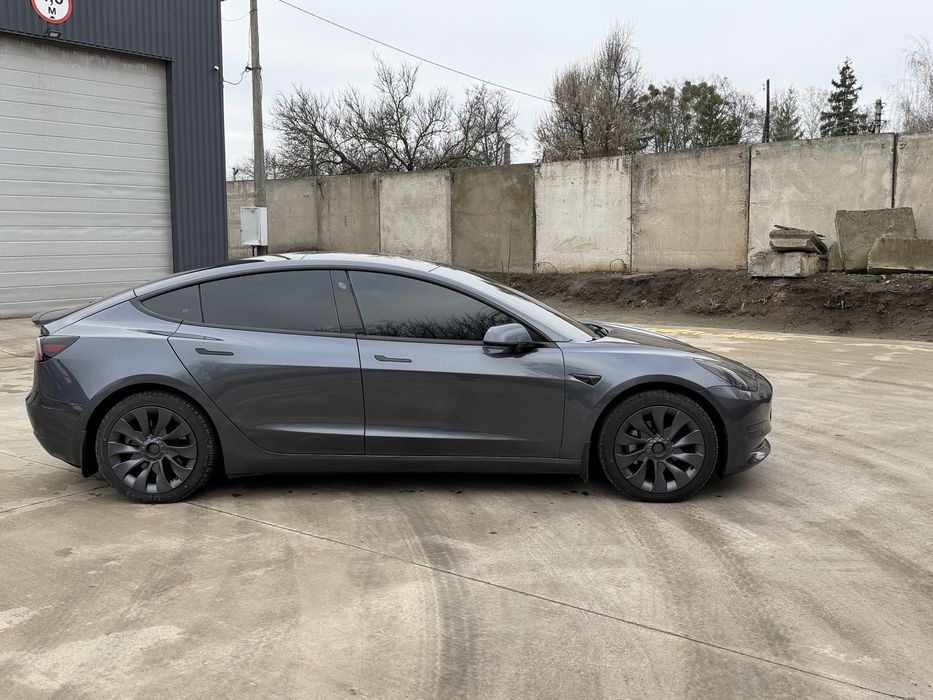 Tesla 3 повний привід, запас ходу 400+, обмін