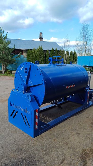 Млин  кульовий для помолу сипучих твердих  матеріалів.