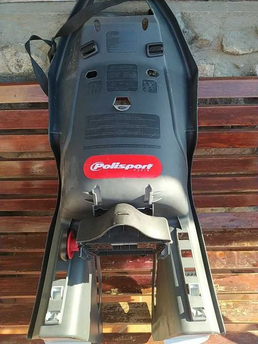 Cadeira Criança Bicicleta Polisport 22Kg e Capacete Istmagical