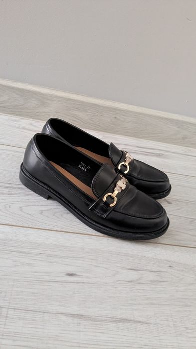 Czarne loafersy mokasyny z ozdobną klamrą Seastar 37