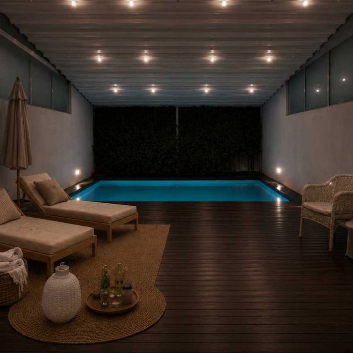 Moradia Geminada T4/T5 · 240 m² · 3 Pisos · Piscina · Garagem 2 carros