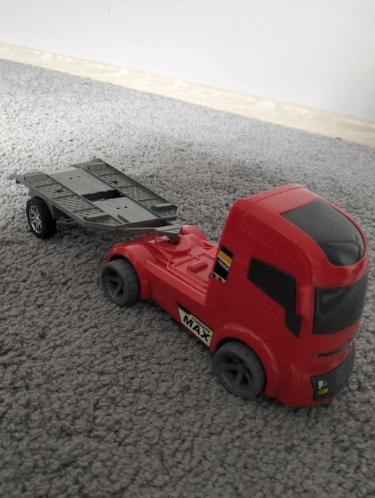 Ciężarówka z lawetą