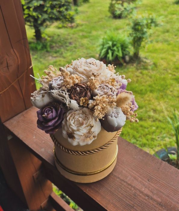 Flower box candle w pudełku