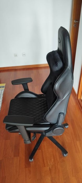 Cadeira Gaming HYPERX Jet (Até 150 kg - Elevador Classe 4 - Preto)