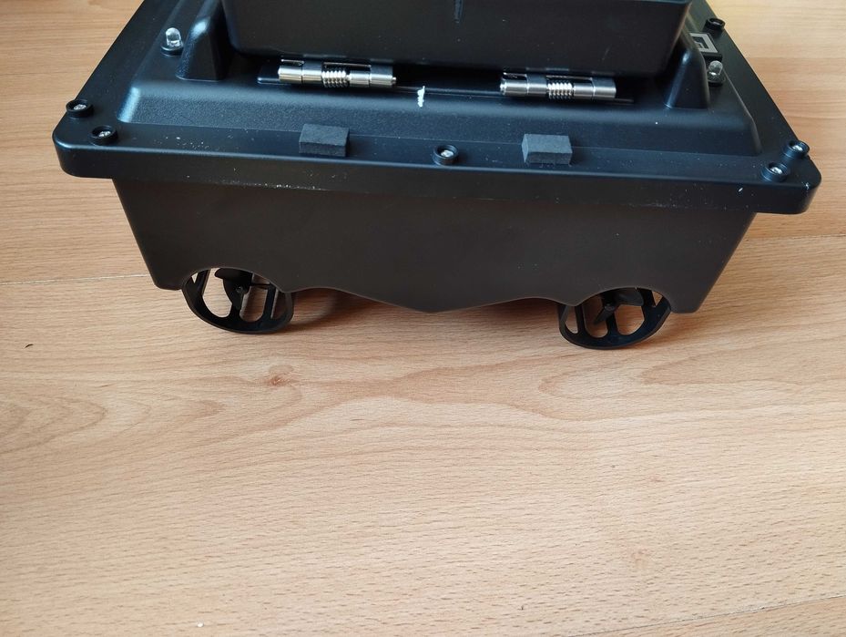 Łódka zanętowa GPS D16E bateria 10.000 torba