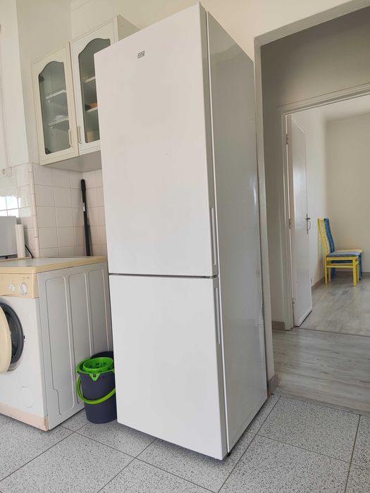 Frigorífico Combinado New Pol NWC186EE