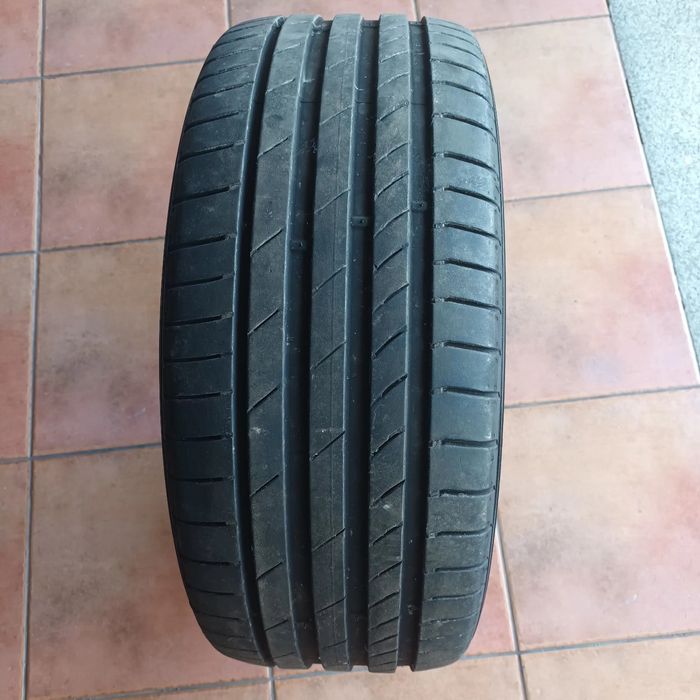 Pneu 235×45×R17 KUMHO