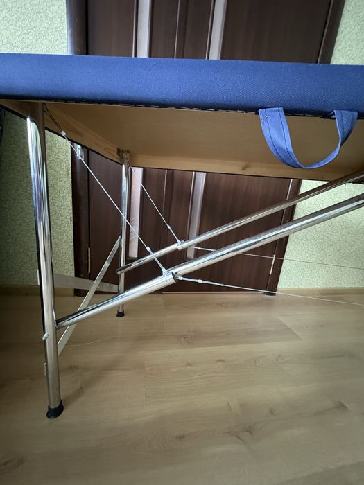 Кушетка для массажа або косметичних процедур