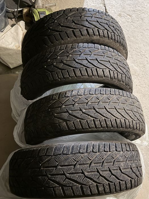 Шини комплект 225 55 19 Tigar ice зима