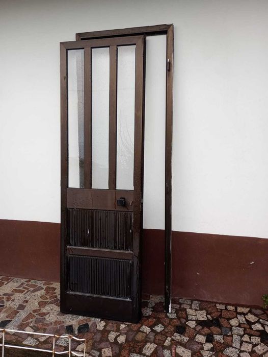 Porta em Alumínio com fechadura 2,04 X 0,63 m