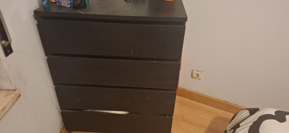 Cómoda IKEA - MALM