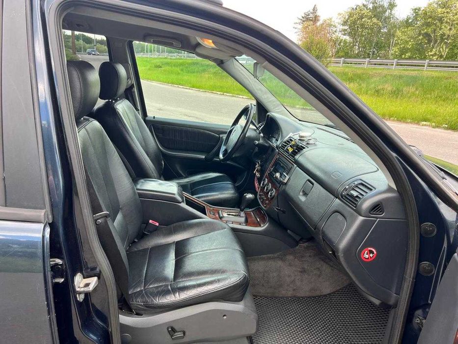 Mercedes-Benz M-Class 2002